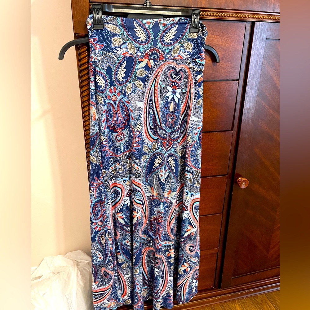 Women’s maxi skirt